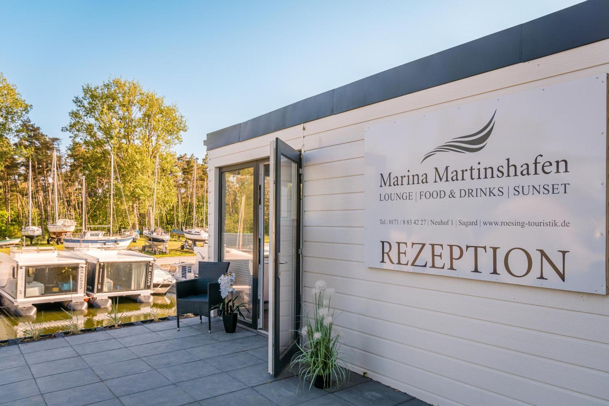 Marina Martinshafen - Lotsenhaus Hotel Neuhof  Eksteriør billede